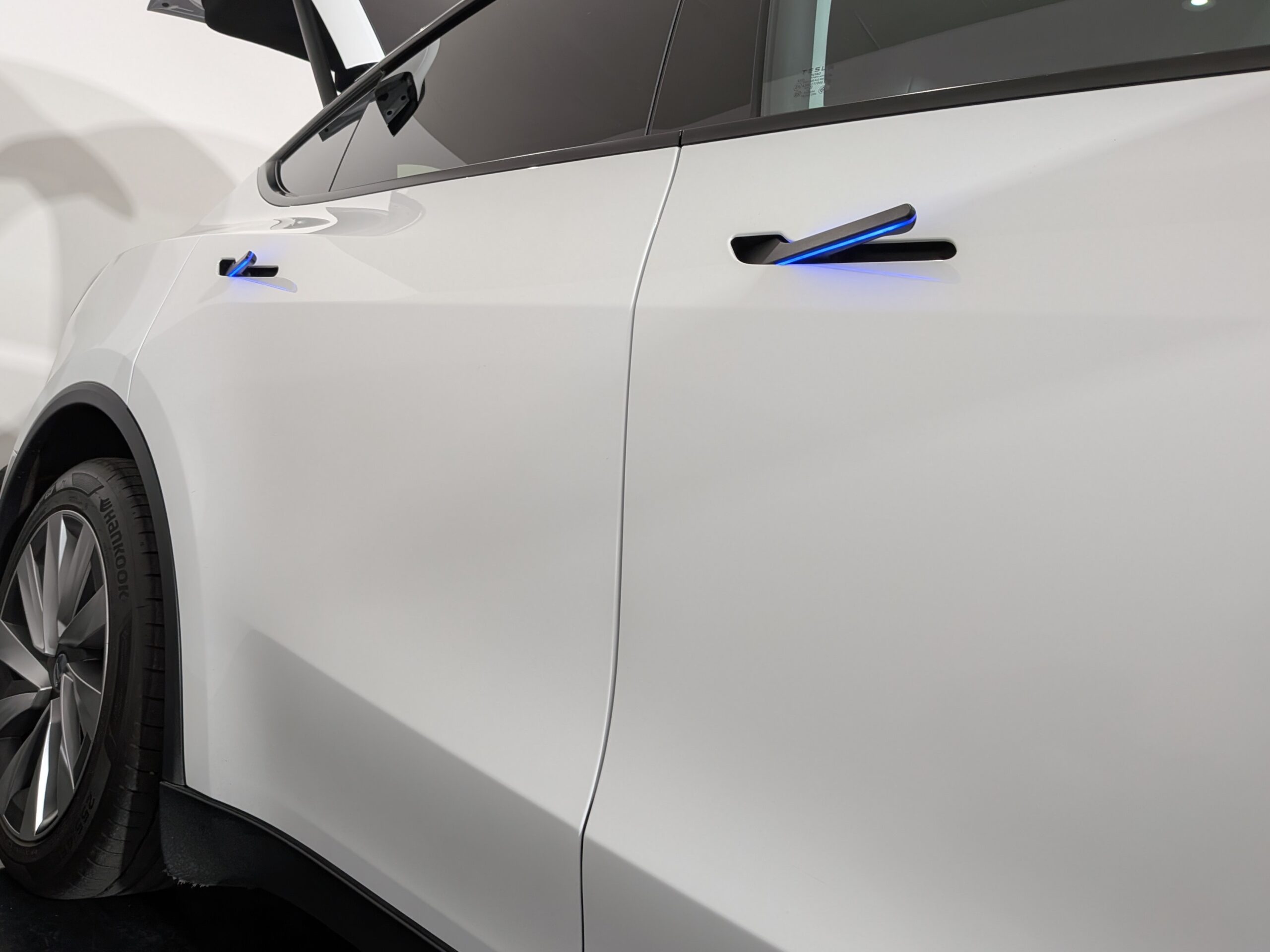 TESLA ソフトクロージャー オートドアハンドル