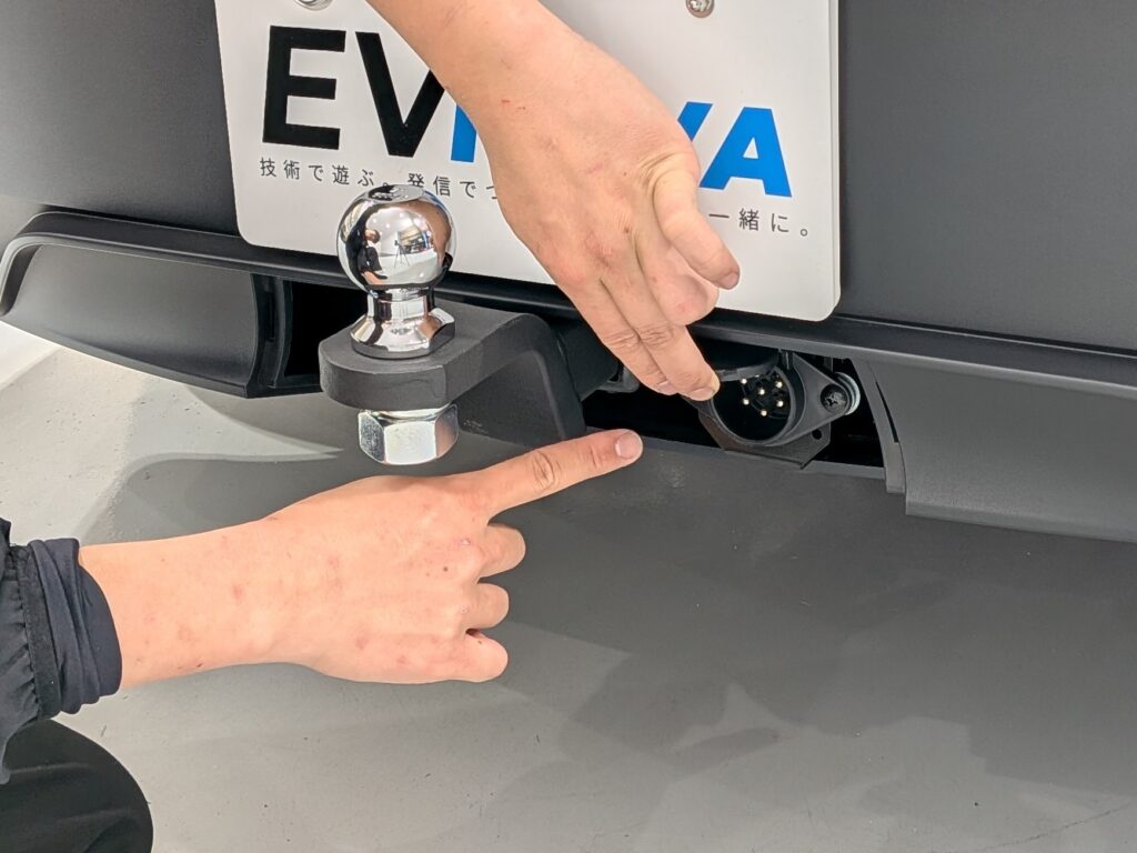 テスラ　ModelY　トレーラーヒッチ