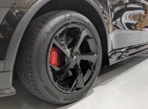 ブレーキキャリパーカバー　TESLA