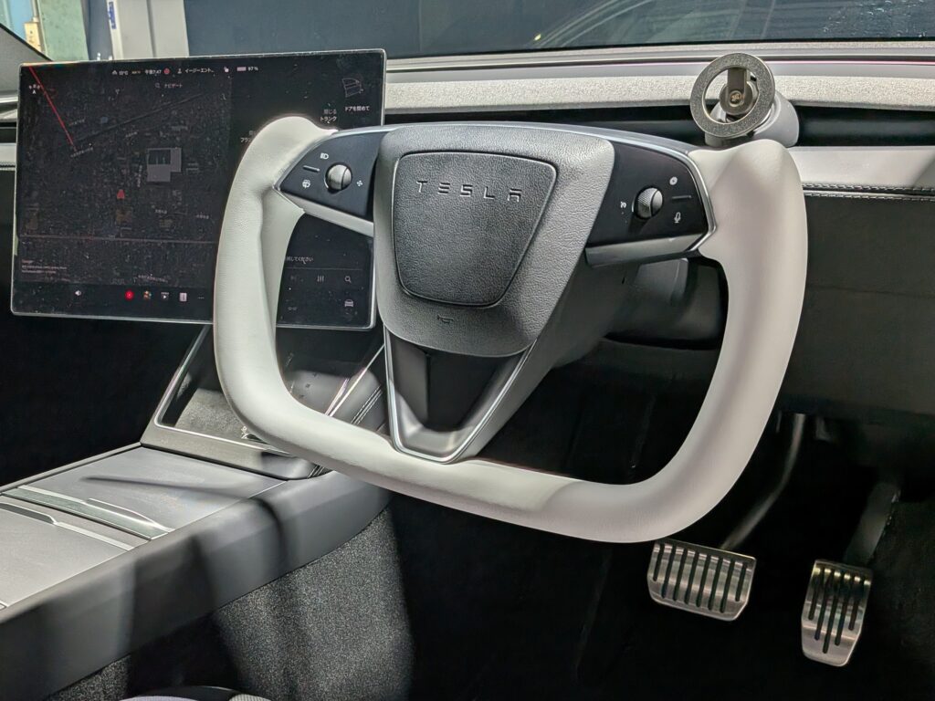 大人気のTESLA ヨークハンドル】整備士による施工で独自アフター保証付き