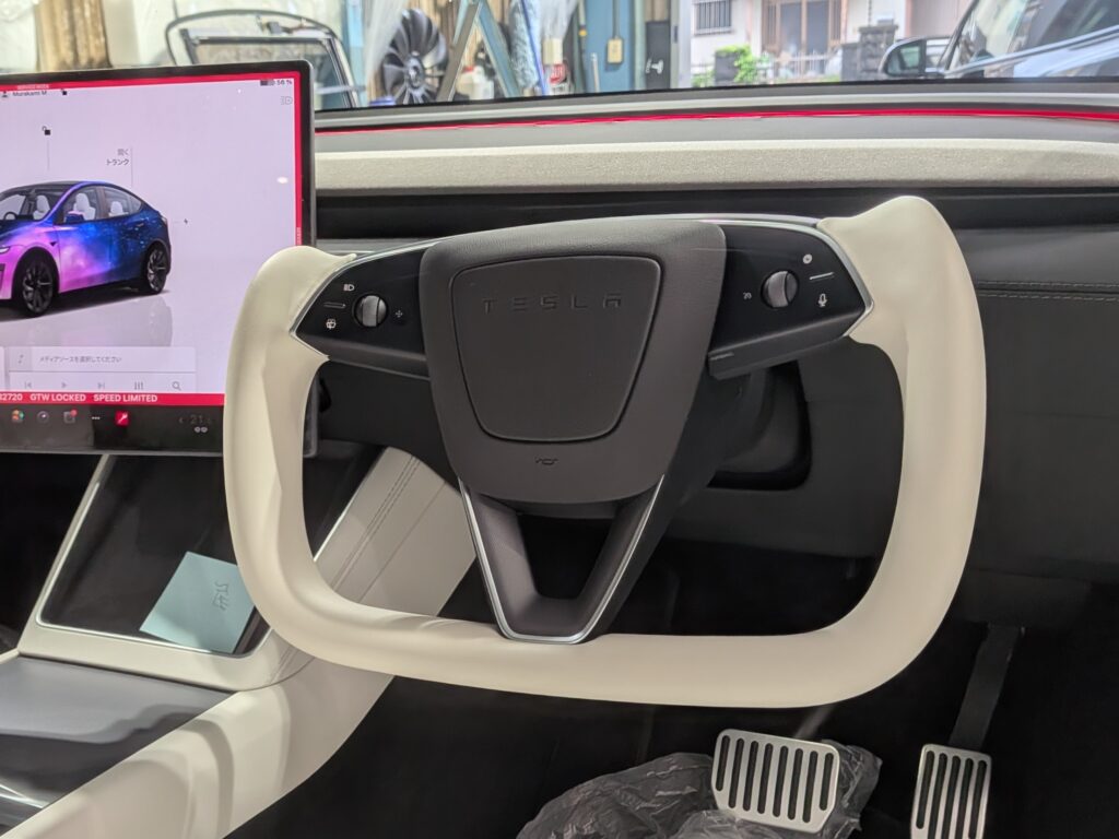 大人気のTESLA ヨークハンドル】整備士による施工で独自アフター保証付き