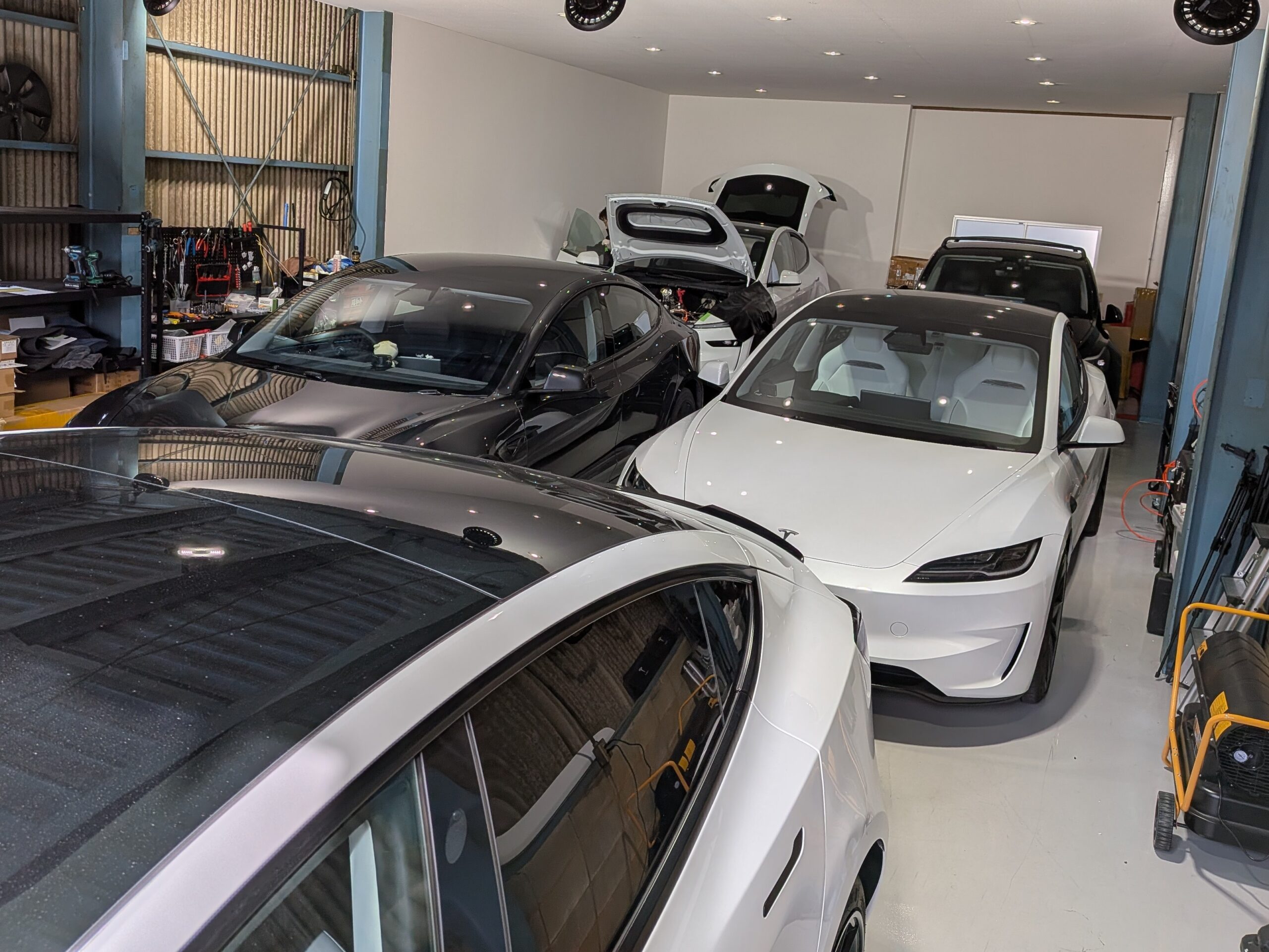 TESLA　カスタム　専門店　EVNOVA