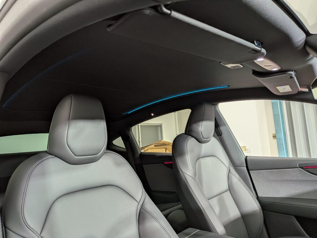 TESLA 電動シェード