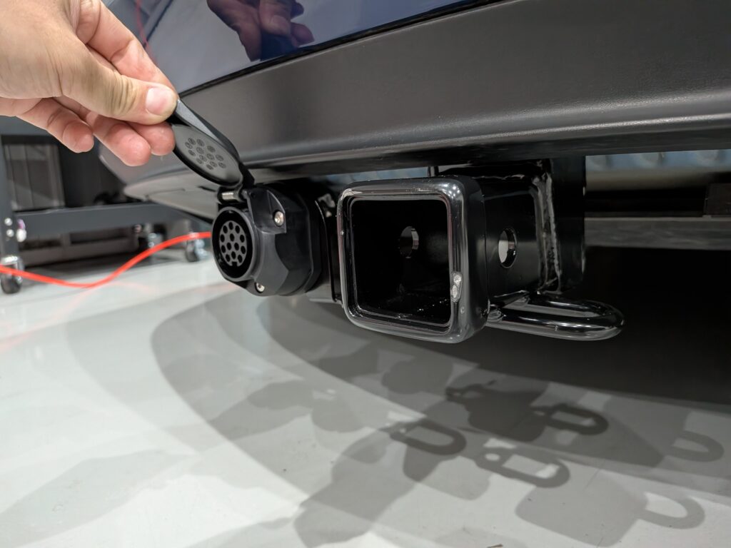 TESLA　Model3 トレーラーヒッチ