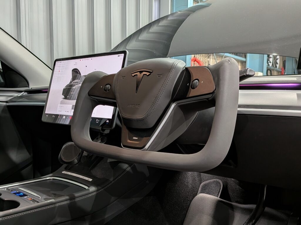 TESLA　ヨークハンドル