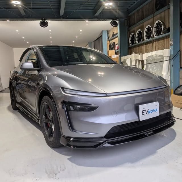 EVNOVA本店の施工環境に入庫したTesla Model Y